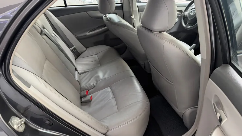 Toyota Corolla Cinza