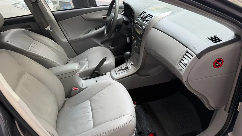 Toyota Corolla Cinza