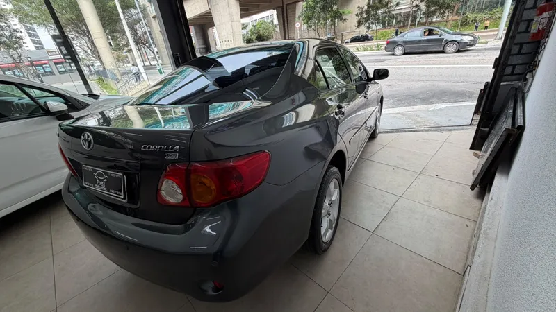 Toyota Corolla Cinza