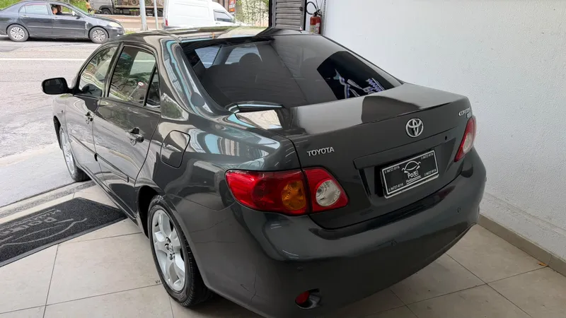Toyota Corolla Cinza