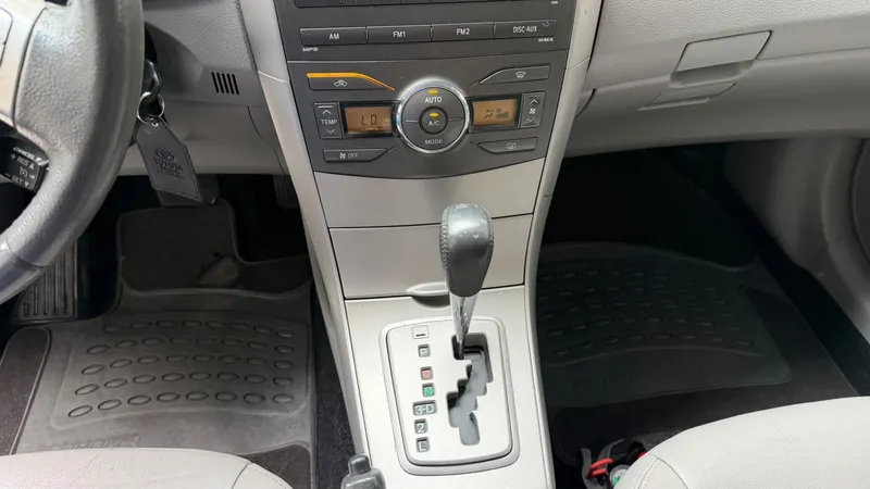 Toyota Corolla Cinza
