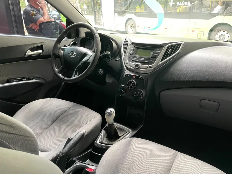 Hyundai HB20 Vermelho