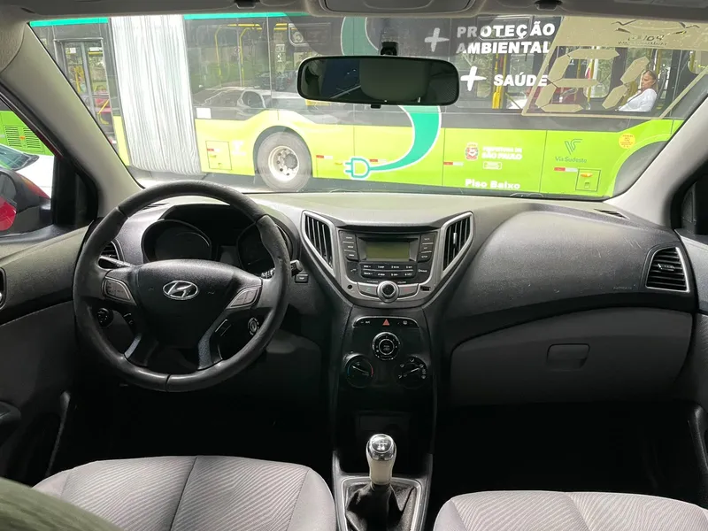 Hyundai HB20 Vermelho
