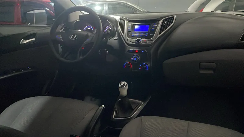 Hyundai HB20 Vermelho