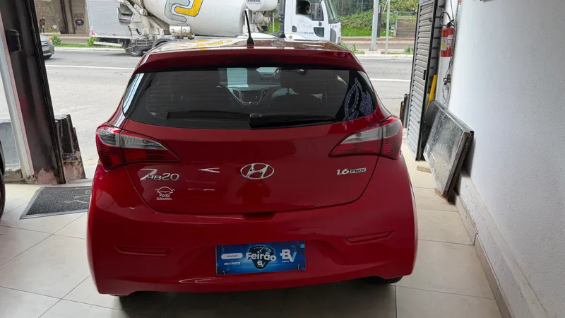 Hyundai HB20 Vermelho