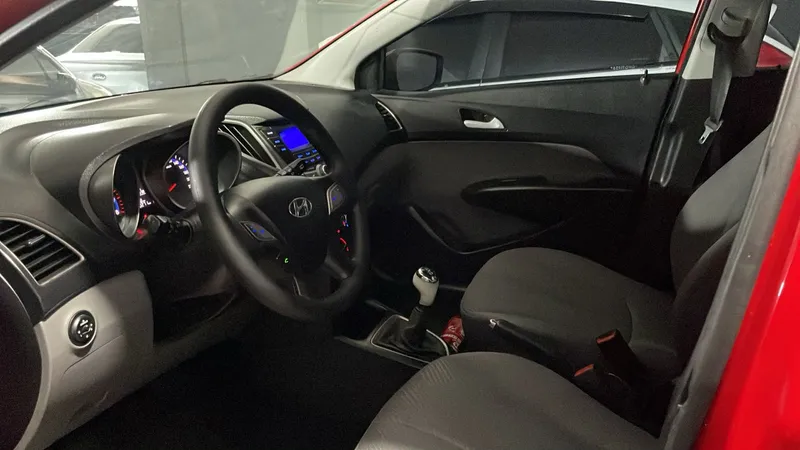 Hyundai HB20 Vermelho
