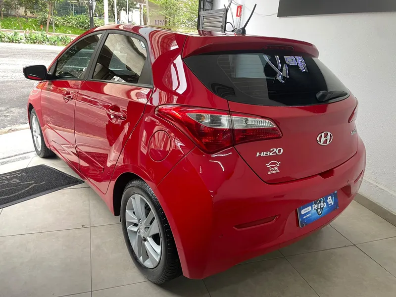 Hyundai HB20 Vermelho