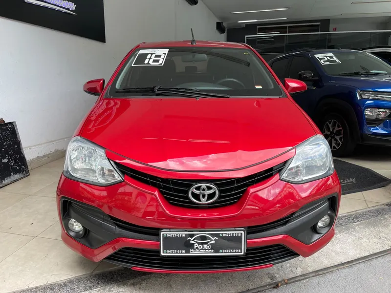 Toyota ETIOS Vermelho