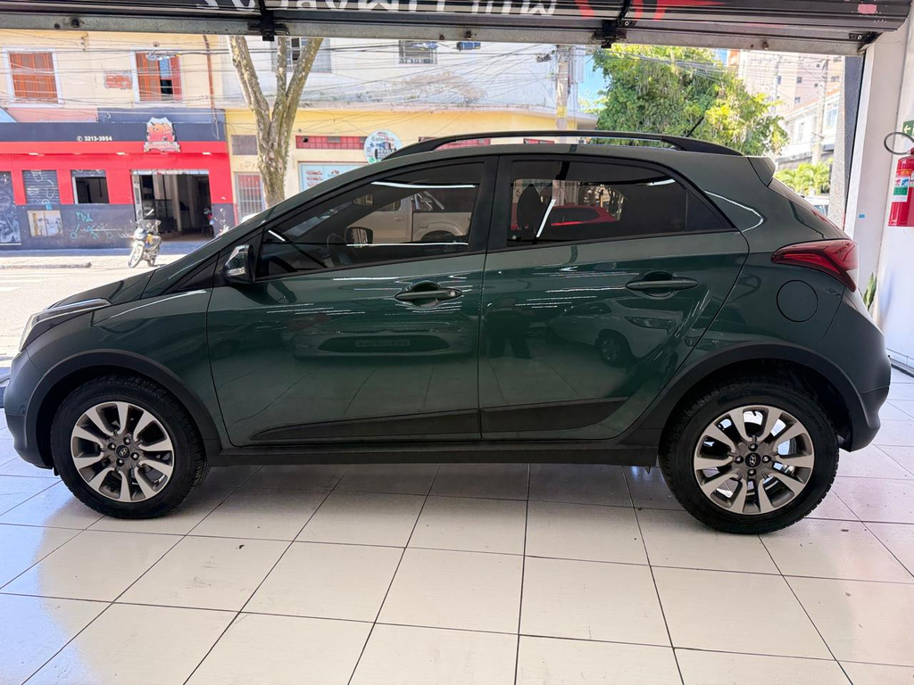 Hyundai HB20X Verde