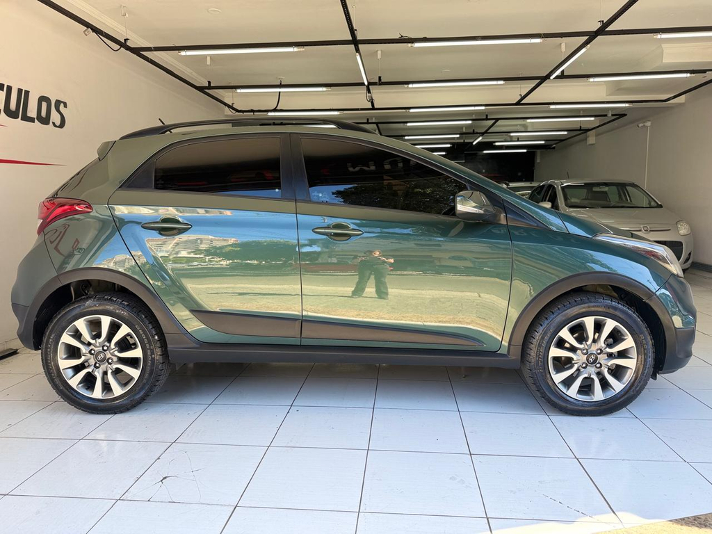 Hyundai HB20X Verde