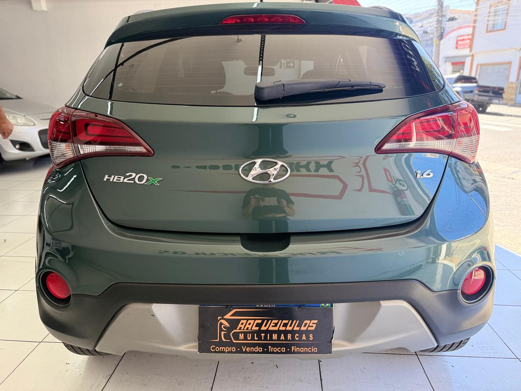 Hyundai HB20X Verde