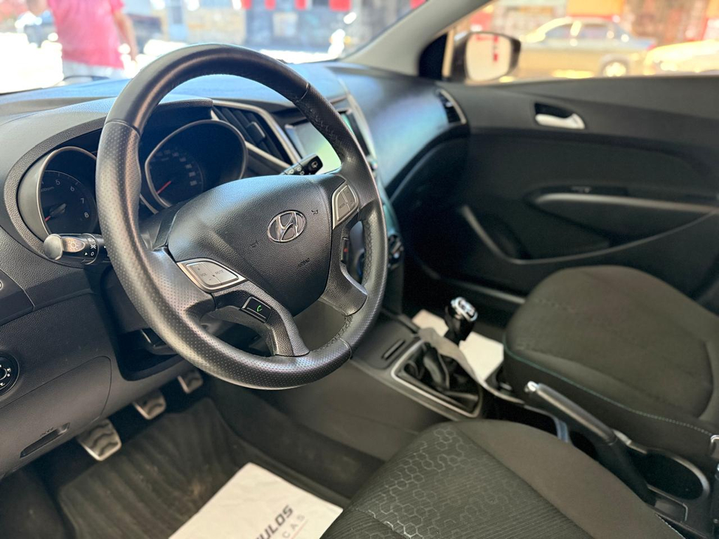 Hyundai HB20X Verde