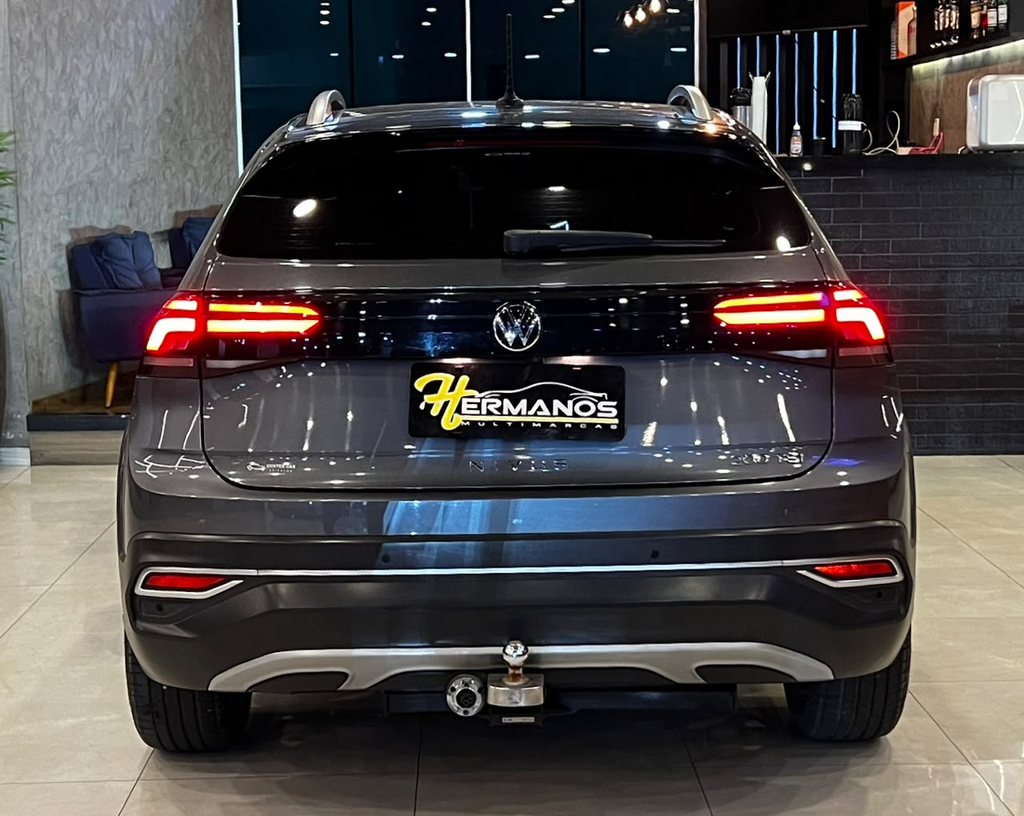Volkswagen Nivus Cinza