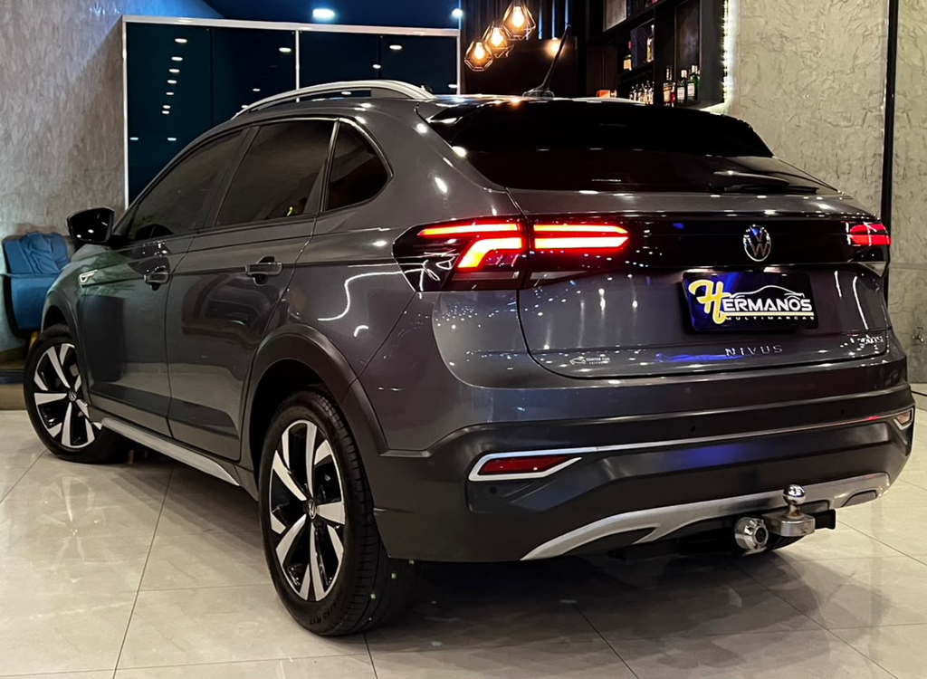 Volkswagen Nivus Cinza