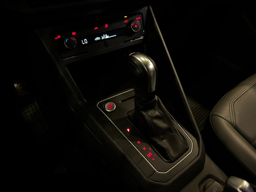 Volkswagen Nivus Cinza
