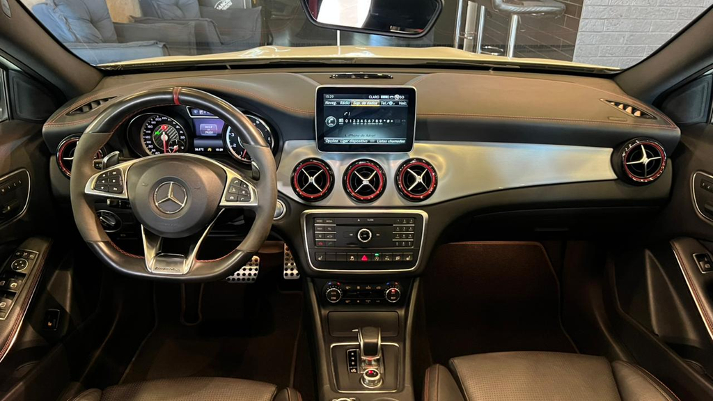 Mercedes Benz GLA 45 Branco