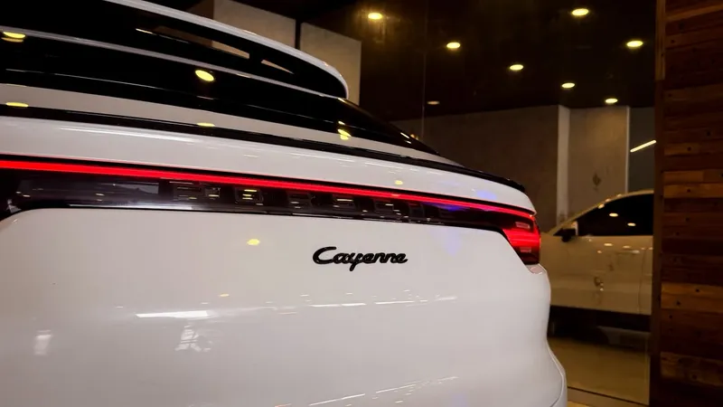 Porsche Cayenne Branco