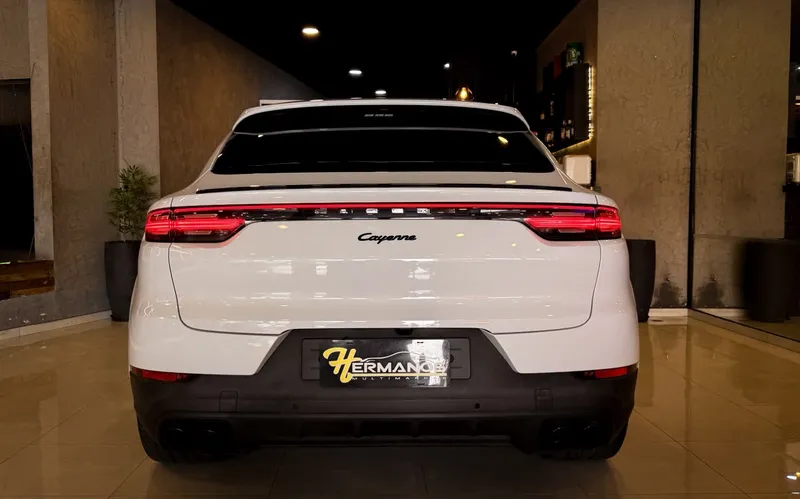 Porsche Cayenne Branco