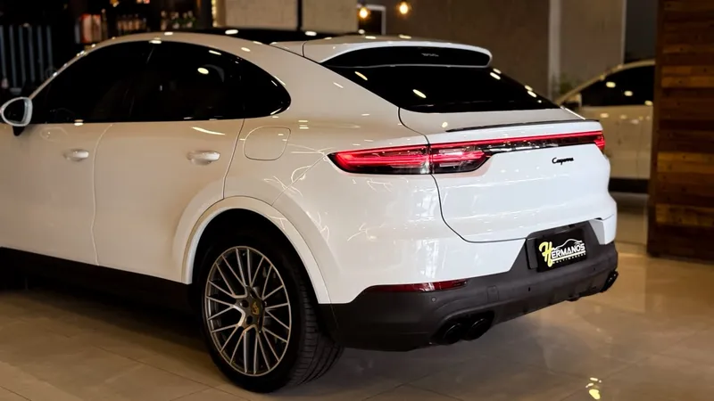 Porsche Cayenne Branco