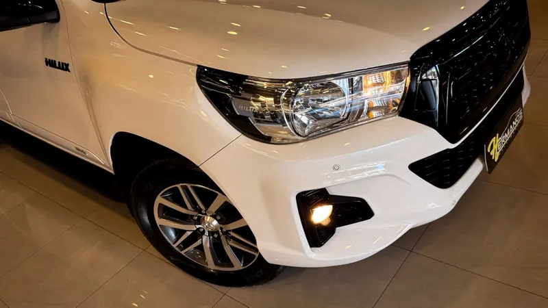 Toyota Hilux Branco