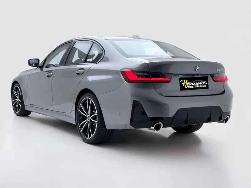 BMW 320i Cinza