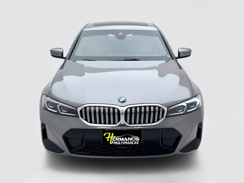 BMW 320i Cinza