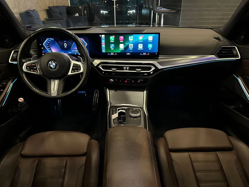 BMW 320i Cinza