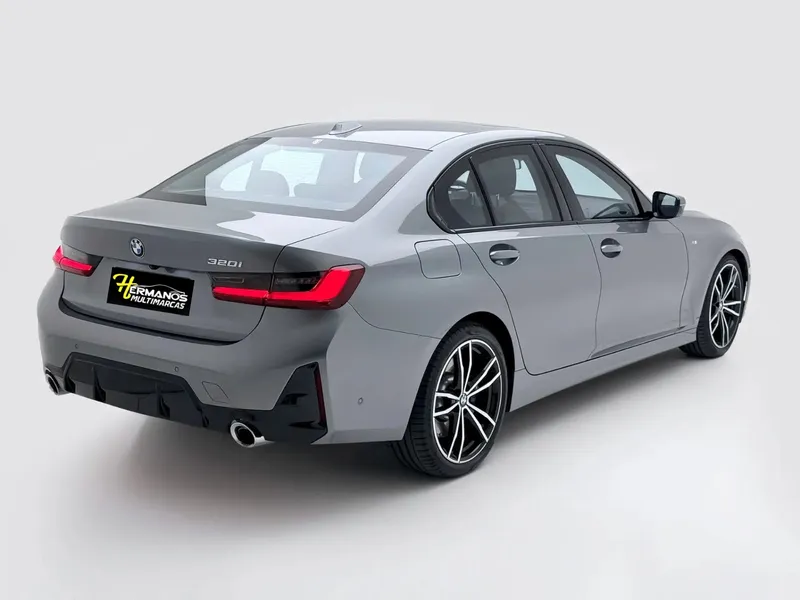 BMW 320i Cinza