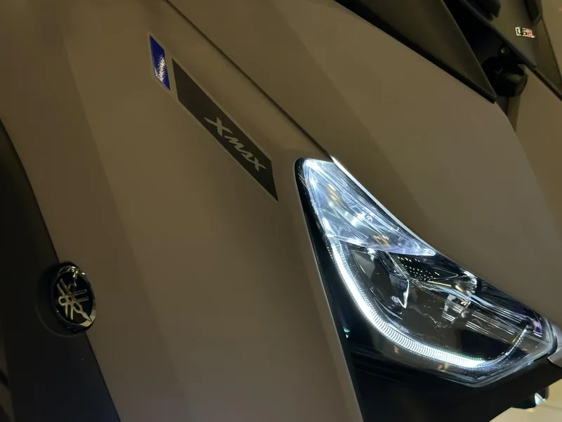 Yamaha XMAX Cinza