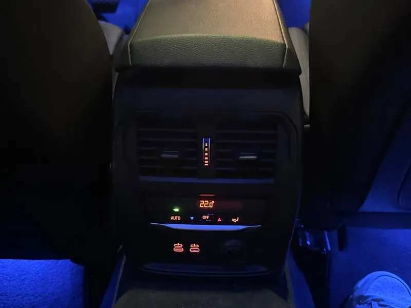 BMW Série 3 Cinza