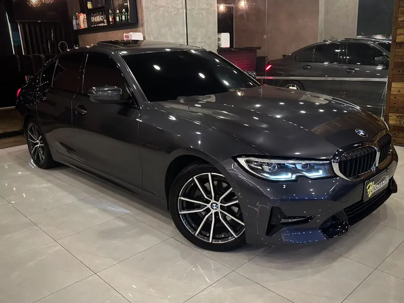 BMW Série 3 Cinza