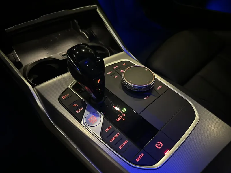 BMW Série 3 Cinza