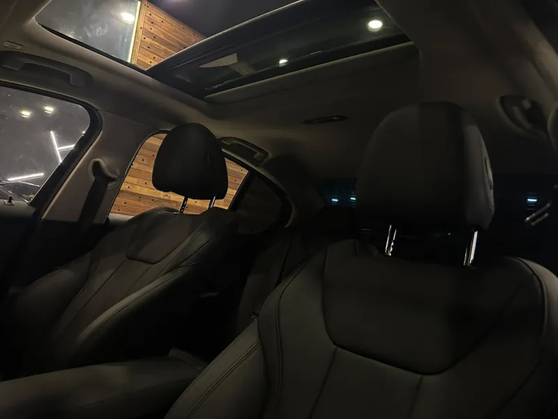 BMW Série 3 Cinza