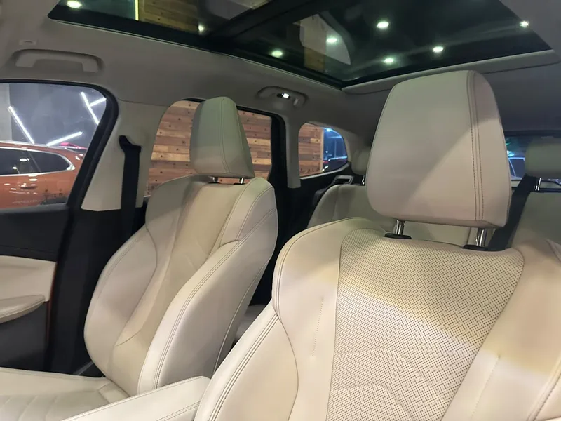 BMW IX Laranja