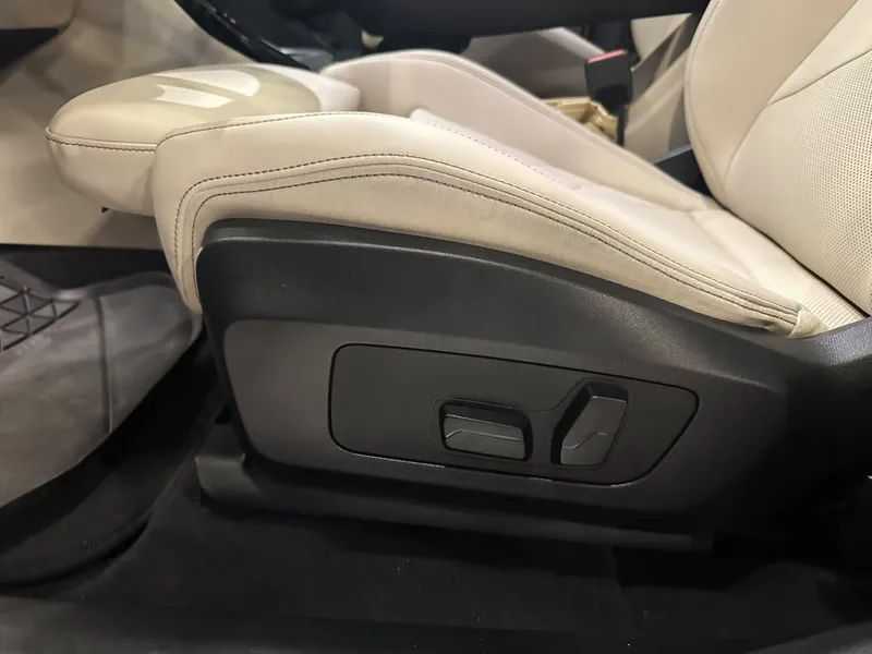 BMW IX Laranja