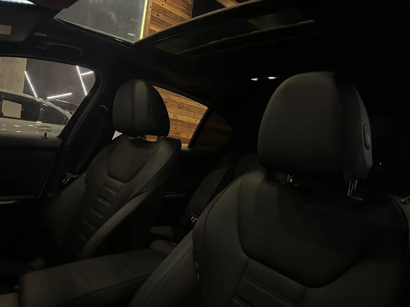 BMW Série 3 Cinza
