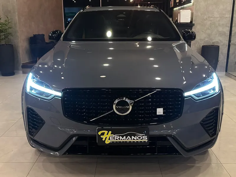 Volvo XC60 Cinza