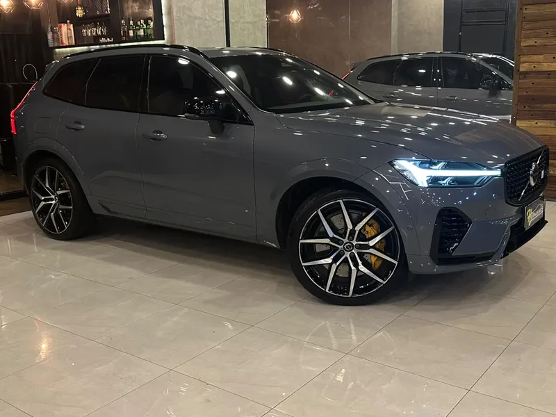 Volvo XC60 Cinza