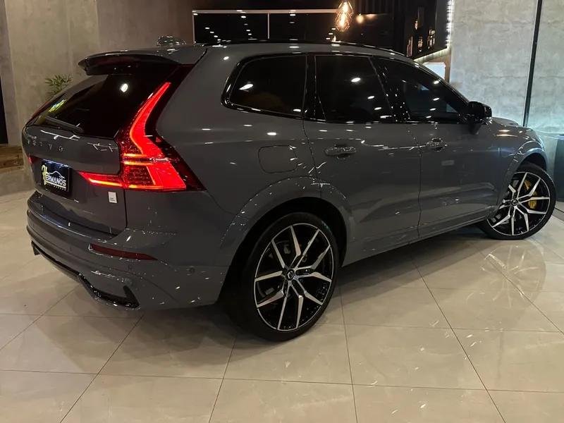 Volvo XC60 Cinza