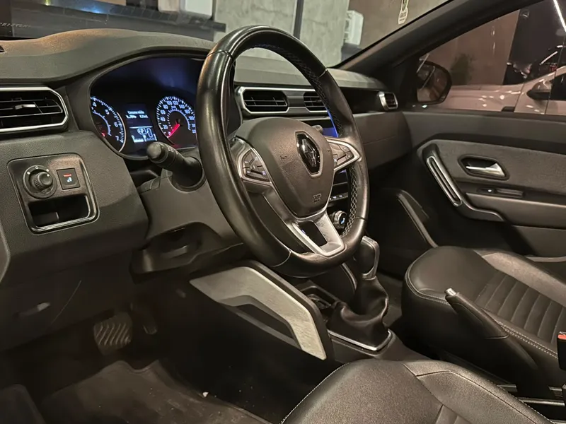 Renault Duster Prata