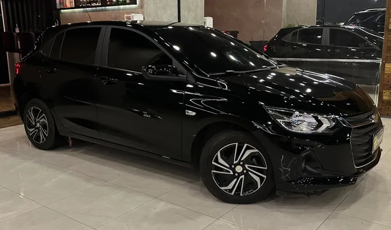 Chevrolet Onix Preto