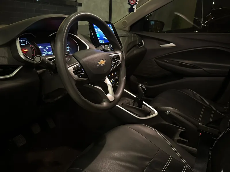 Chevrolet Onix Preto