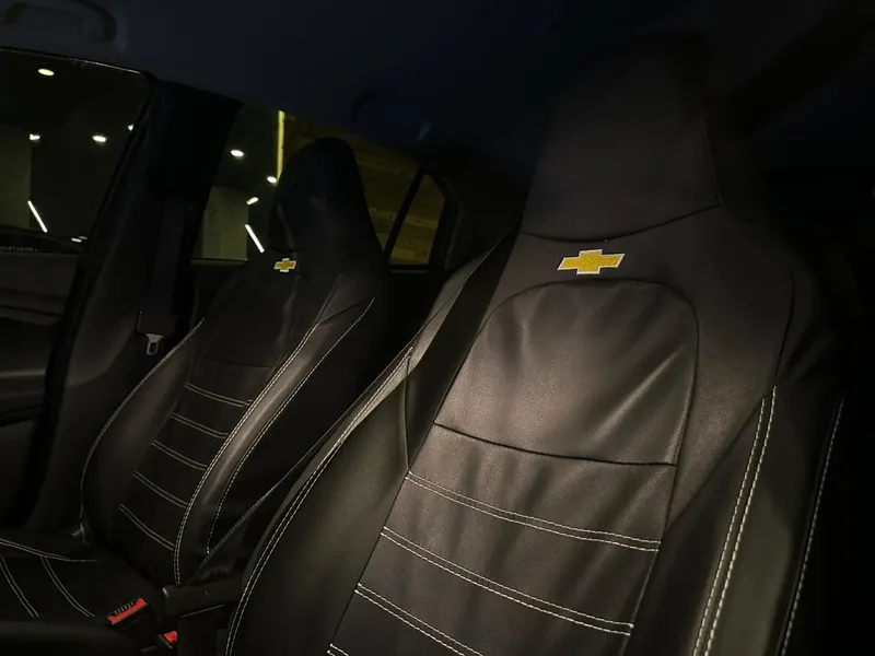 Chevrolet Onix Preto