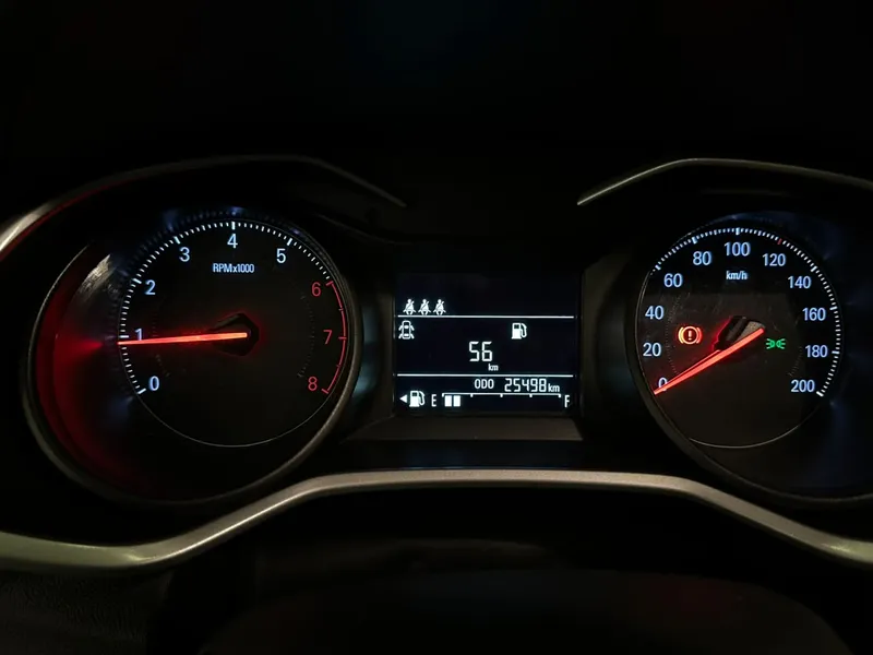 Chevrolet Onix Preto