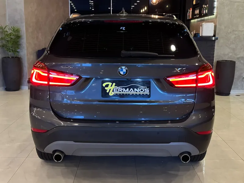 BMW X1 Cinza