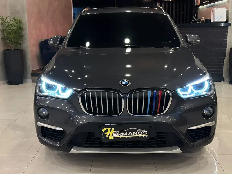 BMW X1 Cinza