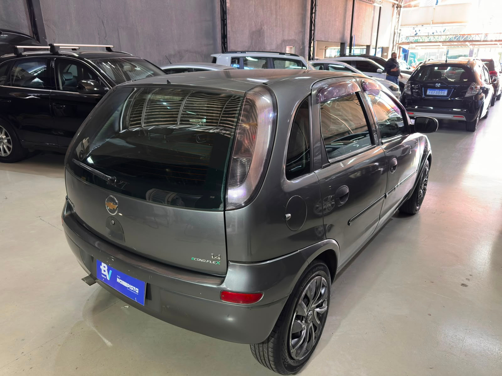 Chevrolet Corsa Cinza