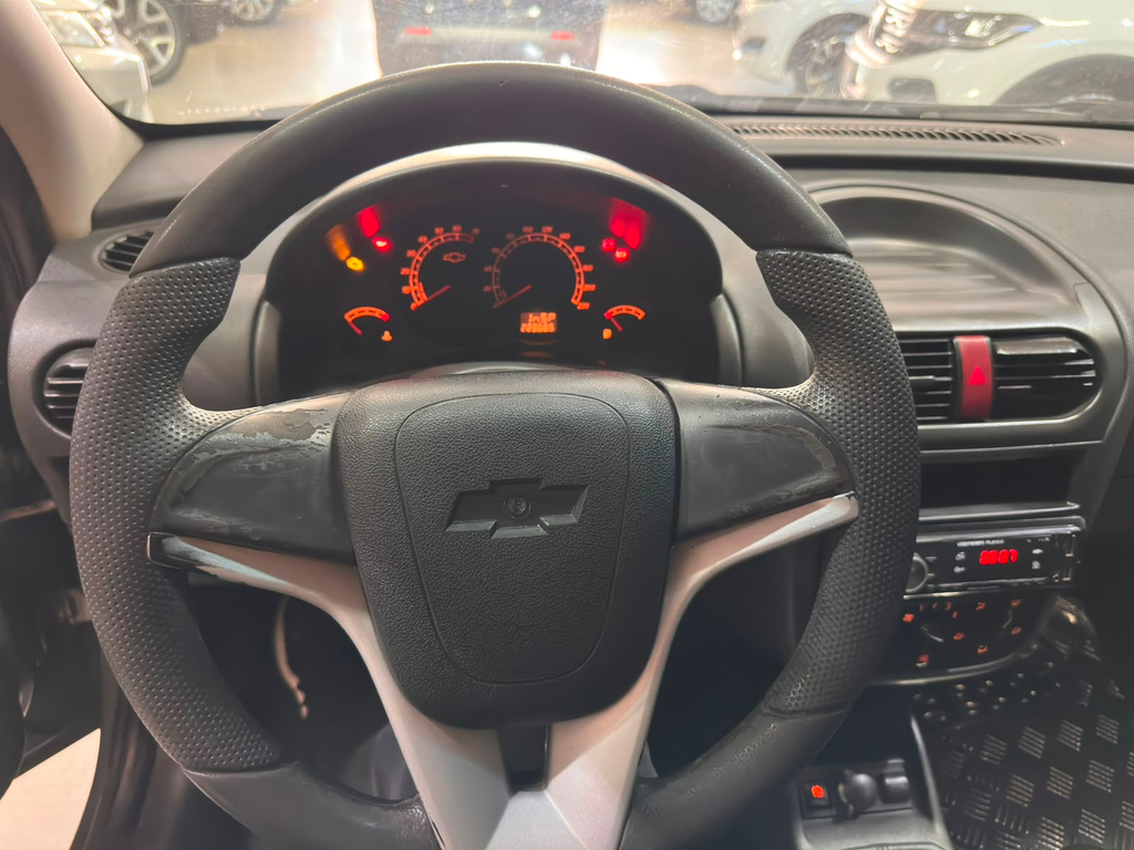 Chevrolet Corsa Cinza