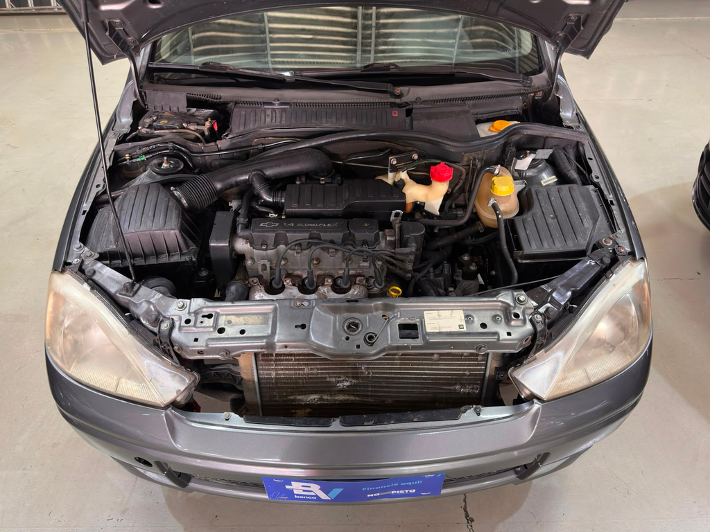 Chevrolet Corsa Cinza