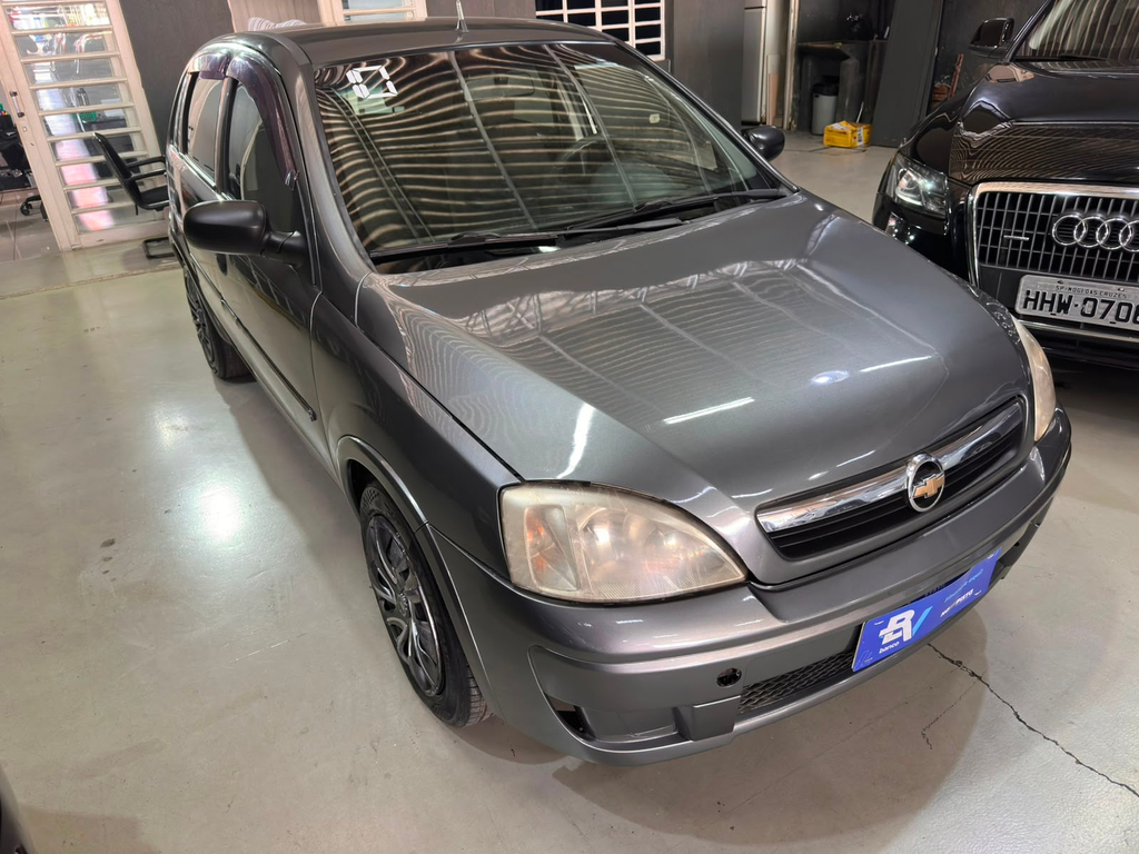 Chevrolet Corsa Cinza